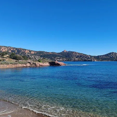 Tres Belle T2, Vue ,le A Pied Saint-Raphael (Var)